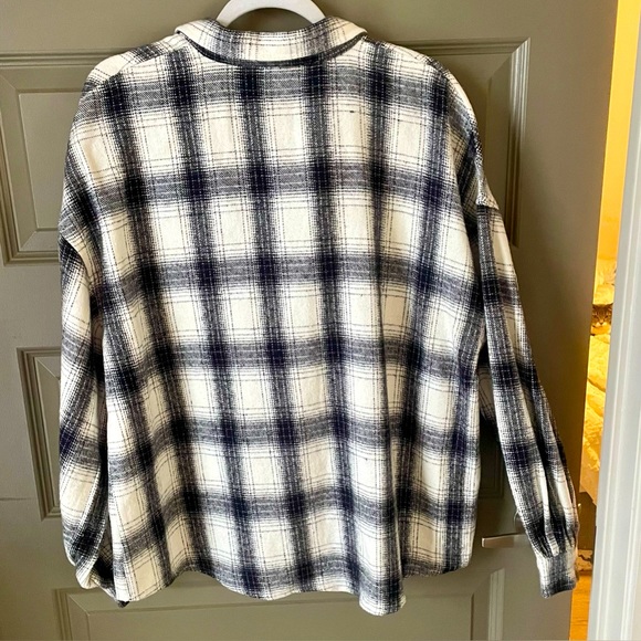 NWT Express black and ivory plaid shacket - Picture 2 of 4